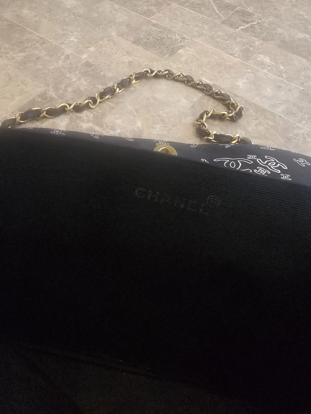 Vintage CHANEL 1990S bandana Jumbo Flap Bag - Picture 13 of 13